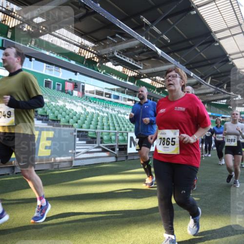 06.10.2024 - 19. swb-Marathon Bremen Yannick Fuchs http://msf.ph/oto/7364626 06.10.2024 10:35:06 Laufen im Stadion 7034, 7035, 7042, 7138, 7155, 7156, 7162, 7204, 7226, 7251, 7258, 7266, 7295, 7307, 7321, 7335, 7413, 7443, 7468, 7478, 7479, 7490, 7502, 7587, 7644, 7679, 7680, 7690, 7699, 7757, 7772, 7773, 7829, 7830, 7863, 7864, 7899, 7900, 7902, 7923, 7926, 7932, 7954, 7955, 7981, 8073, 8074, 8088, 8118, 8144, 8152, 8183, 8225, 8246, 8366, 8370, 8378, 8409, 8410, 8429, 8449, 8450, 8472, 8494, 8495, 8496, 8506, 8509, 8539, 8541, 8542, 8588, 8589, 8698, 8760, 8799, 8839, 8848 meine-sportfotos.de