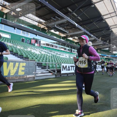 06.10.2024 - 19. swb-Marathon Bremen Yannick Fuchs http://msf.ph/oto/7364704 06.10.2024 10:35:10 Laufen im Stadion 7034, 7035, 7042, 7138, 7155, 7162, 7204, 7226, 7251, 7258, 7266, 7295, 7321, 7335, 7443, 7468, 7478, 7479, 7490, 7587, 7644, 7679, 7680, 7690, 7699, 7757, 7772, 7773, 7829, 7830, 7863, 7864, 7899, 7900, 7902, 7923, 7926, 7932, 7954, 7955, 7981, 8073, 8074, 8088, 8118, 8121, 8144, 8152, 8183, 8225, 8246, 8366, 8370, 8378, 8409, 8410, 8429, 8449, 8450, 8472, 8494, 8495, 8496, 8506, 8509, 8539, 8588, 8589, 8595, 8698, 8760, 8799, 8848 meine-sportfotos.de