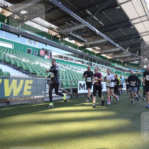 06.10.2024 - 19. swb-Marathon Bremen Yannick Fuchs http://msf.ph/oto/7364720 06.10.2024 10:35:13 Laufen im Stadion 7034, 7035, 7042, 7138, 7155, 7162, 7204, 7226, 7251, 7258, 7266, 7295, 7321, 7335, 7353, 7443, 7468, 7478, 7479, 7490, 7644, 7690, 7699, 7772, 7773, 7829, 7830, 7863, 7864, 7899, 7900, 7902, 7923, 7932, 7955, 8073, 8074, 8088, 8118, 8121, 8144, 8152, 8183, 8225, 8366, 8370, 8378, 8409, 8410, 8421, 8429, 8449, 8450, 8494, 8495, 8496, 8506, 8509, 8539, 8588, 8589, 8595, 8698, 8760, 8799, 8848, 8952 meine-sportfotos.de