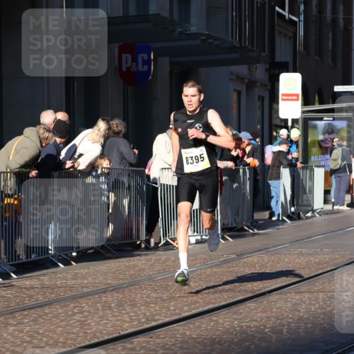 06.10.2024 - 19. swb-Marathon Bremen Strokosch-Dieckow http://msf.ph/oto/7364733 06.10.2024 10:26:56 Laufen 8349, 8395 meine-sportfotos.de
