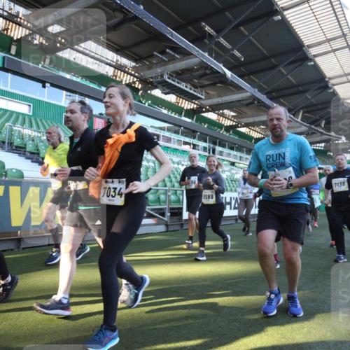 06.10.2024 - 19. swb-Marathon Bremen Yannick Fuchs http://msf.ph/oto/7364764 06.10.2024 10:35:17 Laufen im Stadion 7034, 7035, 7042, 7138, 7155, 7162, 7204, 7226, 7251, 7258, 7266, 7295, 7321, 7335, 7341, 7353, 7428, 7468, 7478, 7479, 7490, 7644, 7690, 7699, 7772, 7773, 7829, 7830, 7863, 7864, 7899, 7900, 7902, 7904, 7923, 7932, 7955, 7967, 8073, 8074, 8088, 8121, 8144, 8183, 8191, 8225, 8366, 8370, 8378, 8409, 8410, 8421, 8429, 8449, 8450, 8506, 8509, 8588, 8589, 8595, 8698, 8760, 8799, 8848, 8952, 9029 meine-sportfotos.de