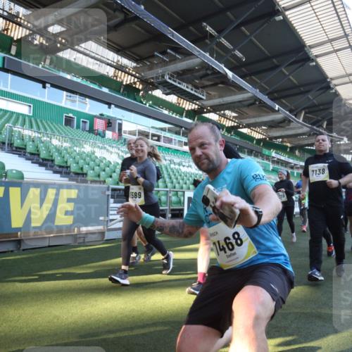 06.10.2024 - 19. swb-Marathon Bremen Yannick Fuchs http://msf.ph/oto/7364788 06.10.2024 10:35:17 Laufen im Stadion 7034, 7035, 7042, 7138, 7155, 7162, 7204, 7226, 7251, 7258, 7266, 7295, 7321, 7335, 7341, 7353, 7428, 7468, 7478, 7479, 7490, 7644, 7690, 7699, 7772, 7773, 7829, 7830, 7863, 7864, 7899, 7900, 7902, 7904, 7923, 7932, 7955, 7967, 8073, 8074, 8088, 8121, 8144, 8183, 8191, 8225, 8366, 8370, 8378, 8409, 8410, 8421, 8429, 8449, 8450, 8506, 8509, 8588, 8589, 8595, 8698, 8760, 8799, 8848, 8952, 9029 meine-sportfotos.de