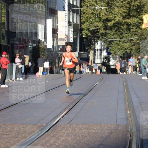 06.10.2024 - 19. swb-Marathon Bremen Strokosch-Dieckow http://msf.ph/oto/7364877 06.10.2024 10:28:18 Laufen 9125 meine-sportfotos.de