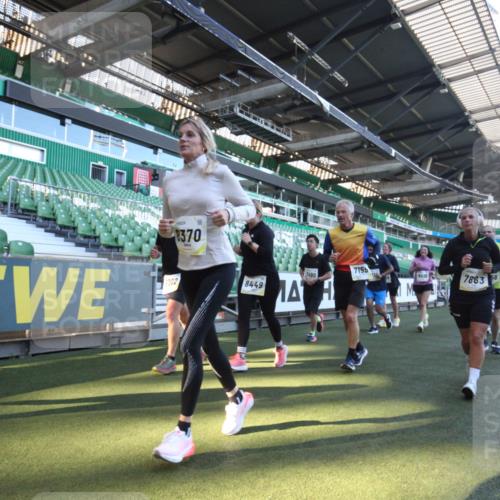 06.10.2024 - 19. swb-Marathon Bremen Yannick Fuchs http://msf.ph/oto/7364897 06.10.2024 10:35:23 Laufen im Stadion 7034, 7035, 7042, 7138, 7155, 7162, 7226, 7251, 7258, 7266, 7295, 7321, 7341, 7353, 7391, 7393, 7428, 7468, 7478, 7479, 7490, 7644, 7690, 7699, 7829, 7830, 7863, 7899, 7900, 7902, 7904, 7923, 7932, 7955, 7967, 8073, 8074, 8121, 8144, 8183, 8191, 8225, 8366, 8370, 8378, 8409, 8410, 8421, 8429, 8449, 8450, 8506, 8509, 8588, 8589, 8595, 8698, 8760, 8799, 8952, 9029 meine-sportfotos.de