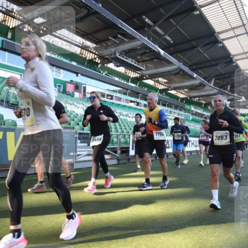 06.10.2024 - 19. swb-Marathon Bremen Yannick Fuchs http://msf.ph/oto/7364904 06.10.2024 10:35:24 Laufen im Stadion 7034, 7035, 7042, 7138, 7155, 7162, 7226, 7251, 7258, 7266, 7295, 7321, 7341, 7353, 7391, 7393, 7428, 7468, 7478, 7479, 7490, 7644, 7690, 7829, 7830, 7863, 7899, 7900, 7902, 7904, 7923, 7932, 7955, 7967, 8073, 8074, 8121, 8144, 8183, 8191, 8225, 8366, 8370, 8378, 8409, 8410, 8421, 8429, 8449, 8450, 8506, 8509, 8588, 8589, 8595, 8698, 8760, 8799, 8837, 8952, 8957, 9029 meine-sportfotos.de