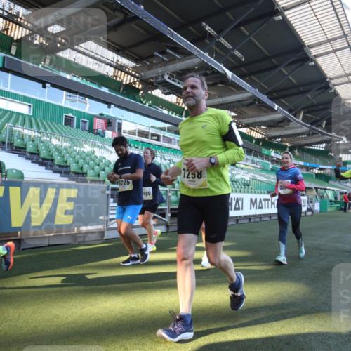 06.10.2024 - 19. swb-Marathon Bremen Yannick Fuchs http://msf.ph/oto/7364924 06.10.2024 10:35:26 Laufen im Stadion 7034, 7035, 7042, 7138, 7155, 7162, 7226, 7251, 7258, 7266, 7295, 7321, 7341, 7353, 7391, 7393, 7428, 7468, 7478, 7479, 7490, 7690, 7829, 7830, 7863, 7899, 7900, 7902, 7904, 7923, 7932, 7955, 7967, 8073, 8074, 8121, 8144, 8183, 8191, 8225, 8273, 8366, 8370, 8378, 8409, 8410, 8421, 8425, 8449, 8450, 8506, 8588, 8589, 8595, 8698, 8760, 8799, 8818, 8837, 8952, 8957, 9029, 9666 meine-sportfotos.de