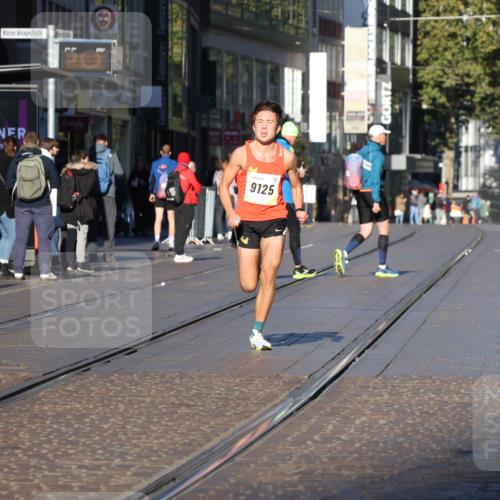 06.10.2024 - 19. swb-Marathon Bremen Strokosch-Dieckow http://msf.ph/oto/7364930 06.10.2024 10:28:21 Laufen 9125 meine-sportfotos.de