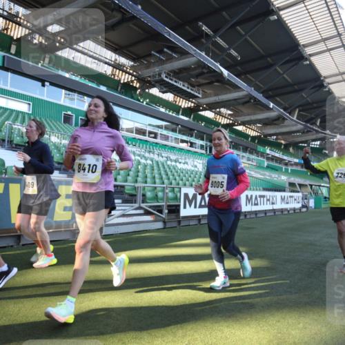 06.10.2024 - 19. swb-Marathon Bremen Yannick Fuchs http://msf.ph/oto/7364936 06.10.2024 10:35:26 Laufen im Stadion 7034, 7035, 7042, 7138, 7155, 7162, 7226, 7251, 7258, 7266, 7295, 7321, 7341, 7353, 7391, 7393, 7428, 7468, 7478, 7479, 7490, 7690, 7829, 7830, 7863, 7899, 7900, 7902, 7904, 7923, 7932, 7955, 7967, 8073, 8074, 8121, 8144, 8183, 8191, 8225, 8273, 8366, 8370, 8378, 8409, 8410, 8421, 8425, 8449, 8450, 8506, 8588, 8589, 8595, 8698, 8760, 8799, 8818, 8837, 8952, 8957, 9029, 9666 meine-sportfotos.de