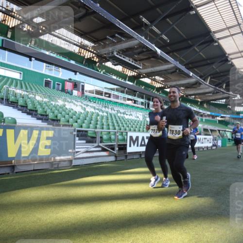 06.10.2024 - 19. swb-Marathon Bremen Yannick Fuchs http://msf.ph/oto/7364963 06.10.2024 10:35:33 Laufen im Stadion 7034, 7035, 7042, 7138, 7155, 7226, 7258, 7266, 7341, 7353, 7391, 7393, 7428, 7462, 7468, 7490, 7514, 7515, 7694, 7829, 7830, 7863, 7878, 7899, 7900, 7902, 7904, 7923, 7932, 7967, 7977, 8073, 8074, 8121, 8131, 8144, 8183, 8191, 8225, 8265, 8273, 8370, 8378, 8409, 8410, 8421, 8425, 8449, 8506, 8562, 8582, 8589, 8595, 8638, 8698, 8787, 8799, 8818, 8837, 8940, 8952, 8957, 9029, 9128, 9666 meine-sportfotos.de