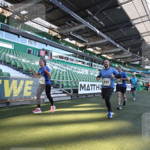 06.10.2024 - 19. swb-Marathon Bremen Yannick Fuchs http://msf.ph/oto/7364975 06.10.2024 10:35:36 Laufen im Stadion 7042, 7155, 7226, 7258, 7266, 7341, 7353, 7391, 7393, 7428, 7460, 7462, 7468, 7490, 7514, 7515, 7686, 7694, 7829, 7830, 7863, 7878, 7902, 7904, 7923, 7932, 7937, 7967, 7977, 8073, 8074, 8121, 8131, 8191, 8225, 8265, 8273, 8370, 8409, 8410, 8421, 8425, 8449, 8562, 8582, 8595, 8638, 8675, 8698, 8787, 8799, 8818, 8837, 8940, 8952, 8957, 9029, 9128, 9666 meine-sportfotos.de