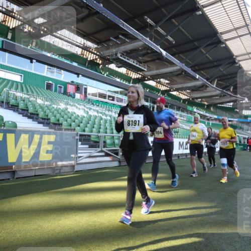 06.10.2024 - 19. swb-Marathon Bremen Yannick Fuchs http://msf.ph/oto/7365008 06.10.2024 10:35:43 Laufen im Stadion 7018, 7020, 7167, 7182, 7266, 7341, 7353, 7391, 7393, 7428, 7460, 7462, 7514, 7515, 7522, 7609, 7639, 7686, 7694, 7724, 7829, 7830, 7878, 7904, 7923, 7937, 7945, 7967, 7969, 7977, 8096, 8121, 8131, 8191, 8212, 8225, 8265, 8273, 8367, 8409, 8410, 8421, 8425, 8483, 8562, 8582, 8595, 8638, 8668, 8675, 8685, 8704, 8787, 8818, 8837, 8940, 8941, 8952, 8957, 9017, 9029, 9128, 9666 meine-sportfotos.de
