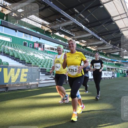 06.10.2024 - 19. swb-Marathon Bremen Yannick Fuchs http://msf.ph/oto/7365034 06.10.2024 10:35:45 Laufen im Stadion 7018, 7020, 7167, 7182, 7341, 7353, 7391, 7393, 7428, 7460, 7462, 7514, 7515, 7522, 7609, 7610, 7639, 7686, 7694, 7724, 7829, 7830, 7878, 7904, 7923, 7937, 7945, 7967, 7969, 7977, 8096, 8121, 8131, 8191, 8212, 8265, 8273, 8367, 8421, 8425, 8483, 8486, 8562, 8582, 8595, 8638, 8668, 8675, 8685, 8704, 8787, 8818, 8837, 8920, 8940, 8941, 8952, 8957, 9017, 9029, 9128, 9666 meine-sportfotos.de
