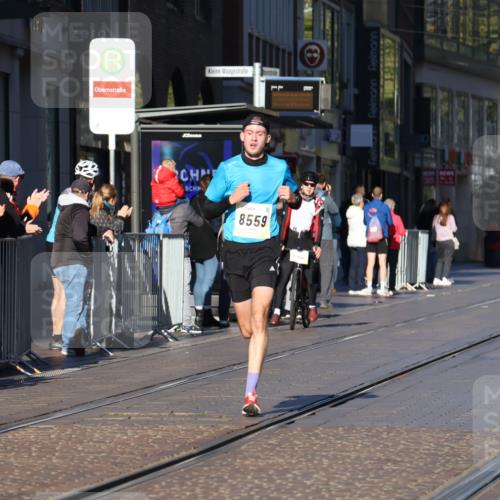 06.10.2024 - 19. swb-Marathon Bremen Strokosch-Dieckow http://msf.ph/oto/7365184 06.10.2024 10:29:18 Laufen 44, 51, 8559 meine-sportfotos.de