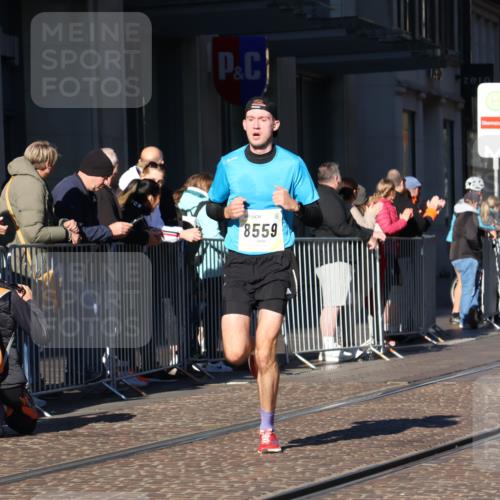 06.10.2024 - 19. swb-Marathon Bremen Strokosch-Dieckow http://msf.ph/oto/7365228 06.10.2024 10:29:20 Laufen 44, 51, 8559 meine-sportfotos.de