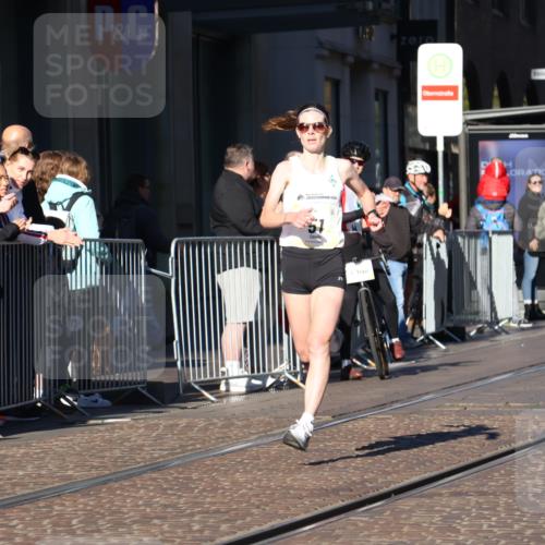 06.10.2024 - 19. swb-Marathon Bremen Strokosch-Dieckow http://msf.ph/oto/7365320 06.10.2024 10:29:30 Laufen 44, 51 meine-sportfotos.de