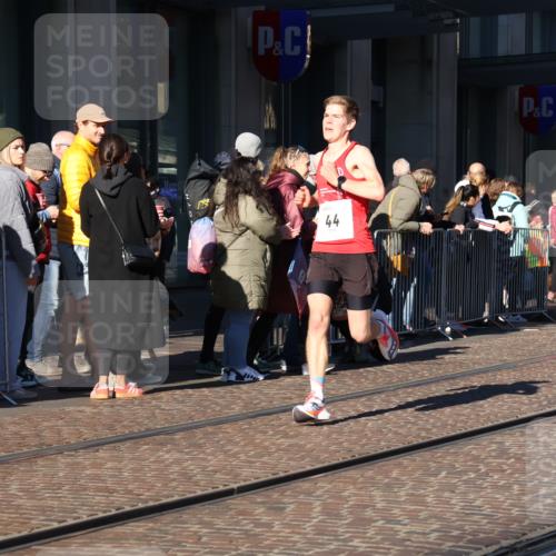 06.10.2024 - 19. swb-Marathon Bremen Strokosch-Dieckow http://msf.ph/oto/7365434 06.10.2024 10:29:35 Laufen 44, 8080 meine-sportfotos.de