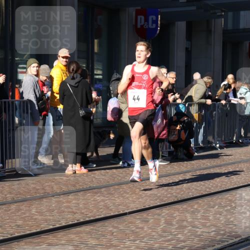06.10.2024 - 19. swb-Marathon Bremen Strokosch-Dieckow http://msf.ph/oto/7365452 06.10.2024 10:29:35 Laufen 44, 8080 meine-sportfotos.de