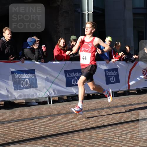 06.10.2024 - 19. swb-Marathon Bremen Strokosch-Dieckow http://msf.ph/oto/7365528 06.10.2024 10:29:36 Laufen 44, 8080 meine-sportfotos.de