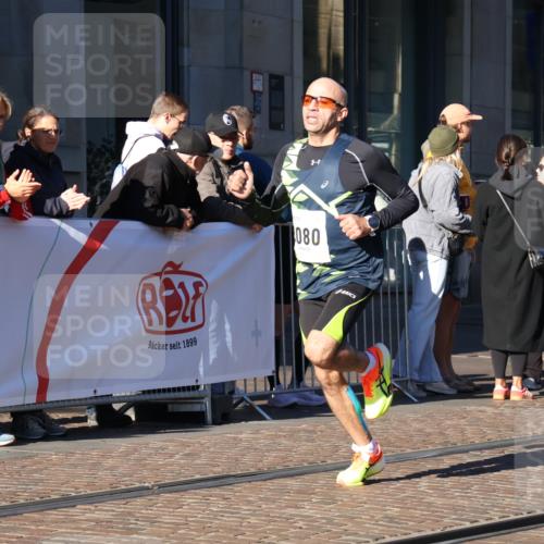 06.10.2024 - 19. swb-Marathon Bremen Strokosch-Dieckow http://msf.ph/oto/7365649 06.10.2024 10:30:10 Laufen 8080, 8560, 8600 meine-sportfotos.de