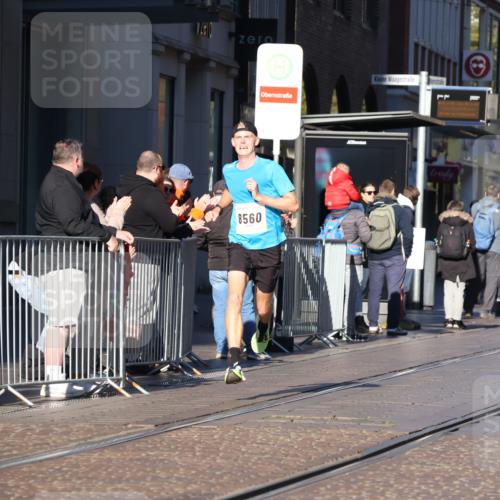 06.10.2024 - 19. swb-Marathon Bremen Strokosch-Dieckow http://msf.ph/oto/7365663 06.10.2024 10:30:36 Laufen 8499, 8500, 8560, 8600, 9039 meine-sportfotos.de