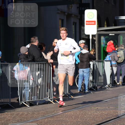 06.10.2024 - 19. swb-Marathon Bremen Strokosch-Dieckow http://msf.ph/oto/7365721 06.10.2024 10:30:43 Laufen 8499, 8500, 8600, 9039 meine-sportfotos.de