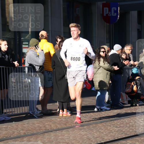 06.10.2024 - 19. swb-Marathon Bremen Strokosch-Dieckow http://msf.ph/oto/7365776 06.10.2024 10:30:46 Laufen 8499, 8500, 8600, 9039 meine-sportfotos.de