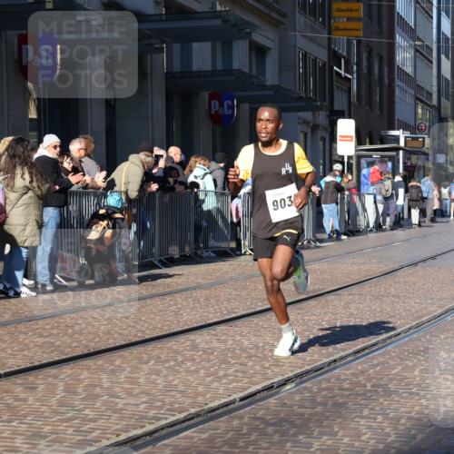 06.10.2024 - 19. swb-Marathon Bremen Strokosch-Dieckow http://msf.ph/oto/7365923 06.10.2024 10:31:00 Laufen 8499, 8500, 9039 meine-sportfotos.de