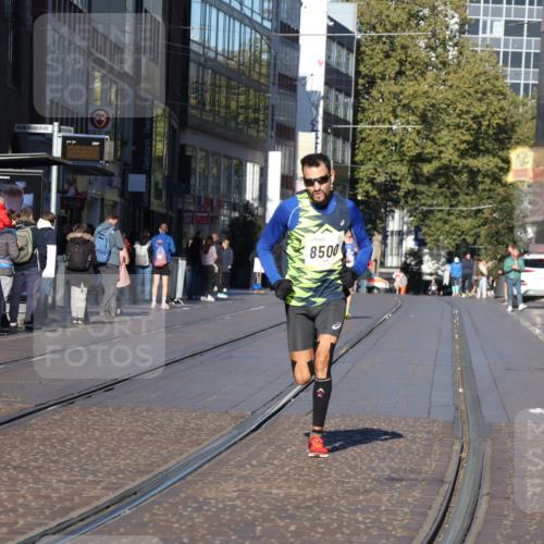 06.10.2024 - 19. swb-Marathon Bremen Strokosch-Dieckow http://msf.ph/oto/7365957 06.10.2024 10:31:01 Laufen 8499, 8500, 9039 meine-sportfotos.de