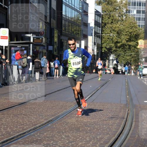 06.10.2024 - 19. swb-Marathon Bremen Strokosch-Dieckow http://msf.ph/oto/7365975 06.10.2024 10:31:02 Laufen 8499, 8500, 9039 meine-sportfotos.de
