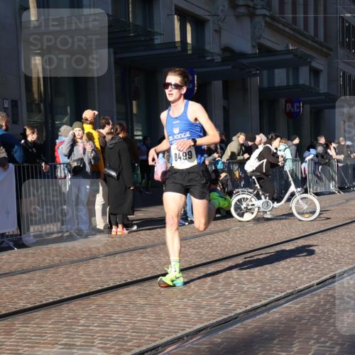 06.10.2024 - 19. swb-Marathon Bremen Strokosch-Dieckow http://msf.ph/oto/7366160 06.10.2024 10:31:12 Laufen 8499, 8846 meine-sportfotos.de