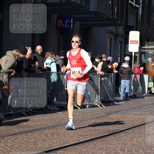 06.10.2024 - 19. swb-Marathon Bremen Strokosch-Dieckow http://msf.ph/oto/7366222 06.10.2024 10:31:46 Laufen 8300, 8371, 8513, 8780, 8846, 9063 meine-sportfotos.de