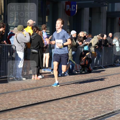 06.10.2024 - 19. swb-Marathon Bremen Strokosch-Dieckow http://msf.ph/oto/7366389 06.10.2024 10:31:55 Laufen 8300, 8371, 8513, 8753, 8780, 9063 meine-sportfotos.de