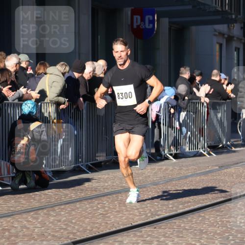 06.10.2024 - 19. swb-Marathon Bremen Strokosch-Dieckow http://msf.ph/oto/7366494 06.10.2024 10:32:00 Laufen 7247, 8300, 8371, 8753, 8780, 9063 meine-sportfotos.de