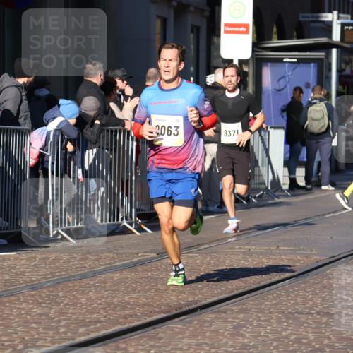 06.10.2024 - 19. swb-Marathon Bremen Strokosch-Dieckow http://msf.ph/oto/7366564 06.10.2024 10:32:04 Laufen 7247, 8211, 8371, 8753, 8780, 9063 meine-sportfotos.de