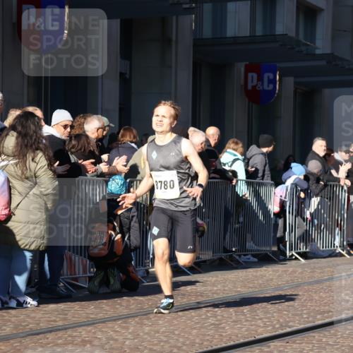 06.10.2024 - 19. swb-Marathon Bremen Strokosch-Dieckow http://msf.ph/oto/7366730 06.10.2024 10:32:21 Laufen 7247, 8211, 8647, 8753, 8780 meine-sportfotos.de