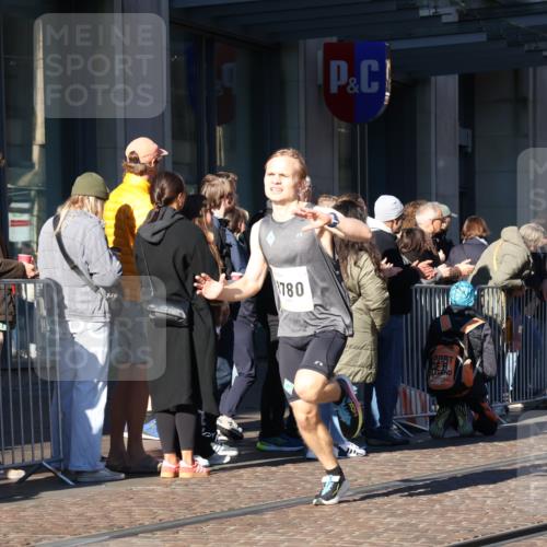 06.10.2024 - 19. swb-Marathon Bremen Strokosch-Dieckow http://msf.ph/oto/7366741 06.10.2024 10:32:22 Laufen 7247, 8211, 8647, 8753, 8780 meine-sportfotos.de