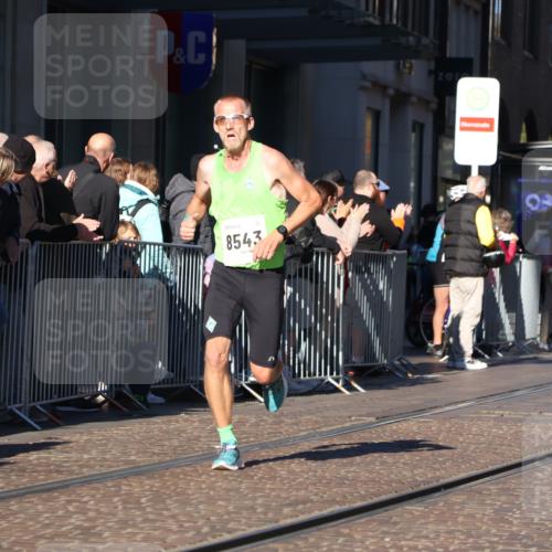 06.10.2024 - 19. swb-Marathon Bremen Strokosch-Dieckow http://msf.ph/oto/7367398 06.10.2024 10:33:38 Laufen 8139, 8423, 8543, 8735, 8750, 8938 meine-sportfotos.de