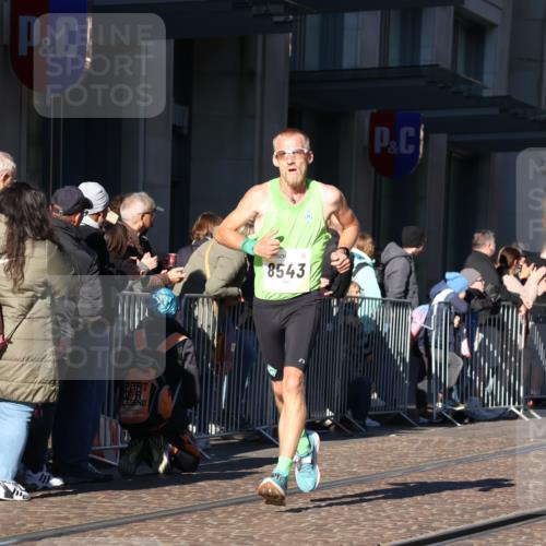 06.10.2024 - 19. swb-Marathon Bremen Strokosch-Dieckow http://msf.ph/oto/7367425 06.10.2024 10:33:39 Laufen 7190, 8139, 8423, 8543, 8735, 8750, 8938 meine-sportfotos.de