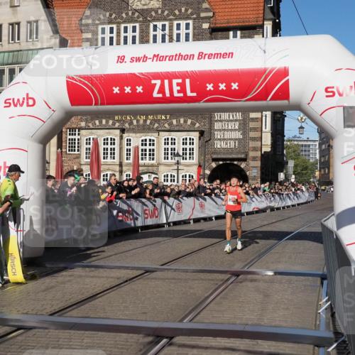 06.10.2024 - 19. swb-Marathon Bremen Luisa Fischer http://msf.ph/oto/7367510 06.10.2024 10:28:34 Ziel 9125 meine-sportfotos.de
