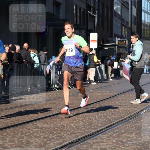 06.10.2024 - 19. swb-Marathon Bremen Strokosch-Dieckow http://msf.ph/oto/7367519 06.10.2024 10:33:43 Laufen 7190, 8139, 8423, 8543, 8735, 8750, 8938 meine-sportfotos.de