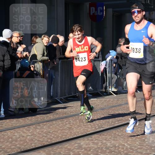 06.10.2024 - 19. swb-Marathon Bremen Strokosch-Dieckow http://msf.ph/oto/7367680 06.10.2024 10:33:53 Laufen 7190, 8423, 8531, 8655, 8750, 8938 meine-sportfotos.de