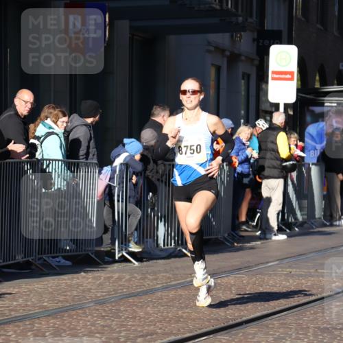 06.10.2024 - 19. swb-Marathon Bremen Strokosch-Dieckow http://msf.ph/oto/7367779 06.10.2024 10:33:57 Laufen 7190, 8531, 8655, 8750 meine-sportfotos.de