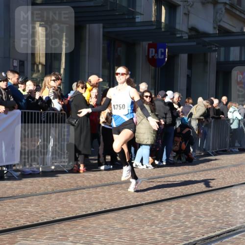 06.10.2024 - 19. swb-Marathon Bremen Strokosch-Dieckow http://msf.ph/oto/7367877 06.10.2024 10:33:59 Laufen 7190, 8531, 8655, 8750 meine-sportfotos.de
