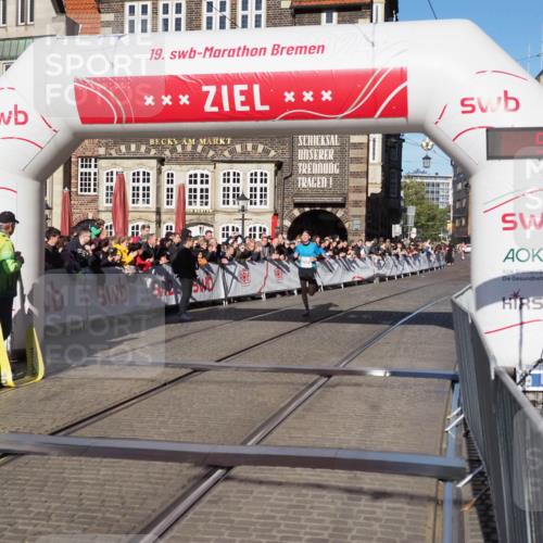 06.10.2024 - 19. swb-Marathon Bremen Luisa Fischer http://msf.ph/oto/7367935 06.10.2024 10:29:30 Ziel 8559 meine-sportfotos.de