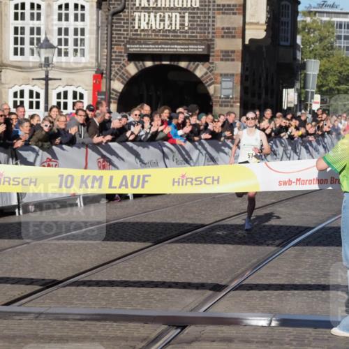 06.10.2024 - 19. swb-Marathon Bremen Luisa Fischer http://msf.ph/oto/7368089 06.10.2024 10:29:41 Ziel 44, 51 meine-sportfotos.de