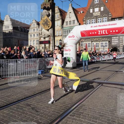 06.10.2024 - 19. swb-Marathon Bremen Luisa Fischer http://msf.ph/oto/7368342 06.10.2024 10:29:45 Ziel 44, 51 meine-sportfotos.de