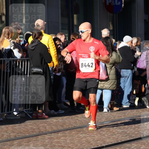 06.10.2024 - 19. swb-Marathon Bremen Strokosch-Dieckow http://msf.ph/oto/7368410 06.10.2024 10:34:41 Laufen 8442, 8577, 8681, 8791, 8983 meine-sportfotos.de