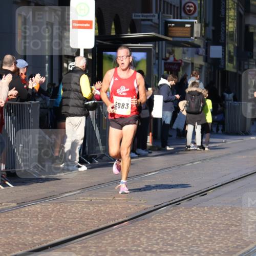 06.10.2024 - 19. swb-Marathon Bremen Strokosch-Dieckow http://msf.ph/oto/7368659 06.10.2024 10:35:00 Laufen 7098, 8577, 8983 meine-sportfotos.de