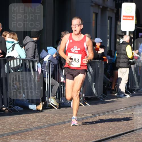 06.10.2024 - 19. swb-Marathon Bremen Strokosch-Dieckow http://msf.ph/oto/7368681 06.10.2024 10:35:02 Laufen 7098, 8577, 8983 meine-sportfotos.de