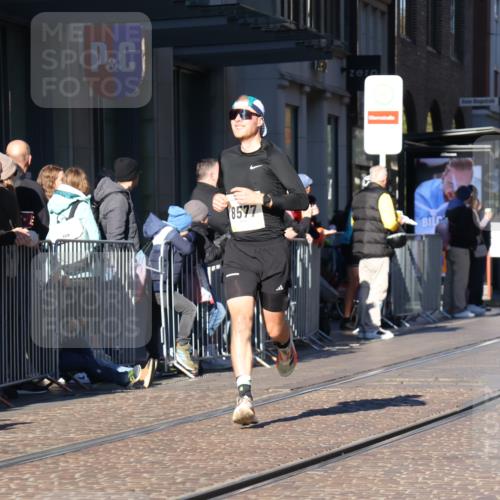 06.10.2024 - 19. swb-Marathon Bremen Strokosch-Dieckow http://msf.ph/oto/7368754 06.10.2024 10:35:07 Laufen 7098, 8577, 8983 meine-sportfotos.de